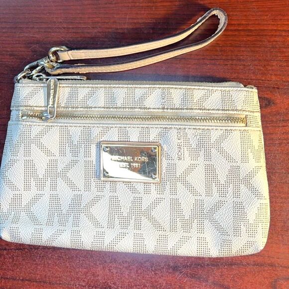 Michael Kors Vanilla Acorn Wristlet - Picture 1 of 7
